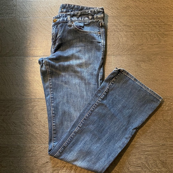 WOMANS EXPRESS FLARE JEANS SIZE 8 - Picture 1 of 5